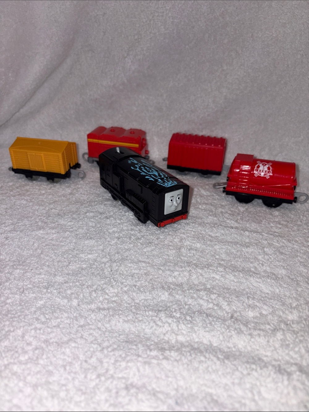 Mattel trackmaster 2013 search rescue Diesel engine and cars